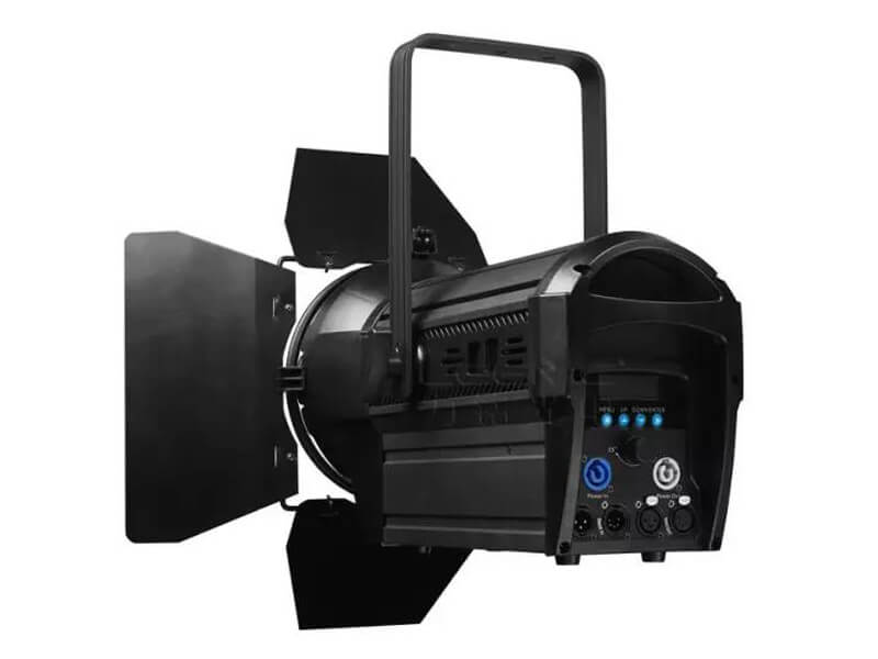 Motorisiertes 200-W-RGBW-4-in-1-LED-Fresnel-Spotlicht mit Zoom